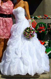 Изумительное свадебное платье