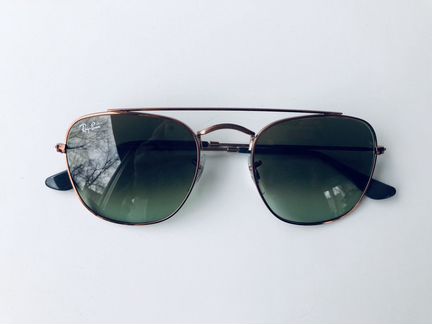 Солнцезащитные очки Ray-Ban RB 3557