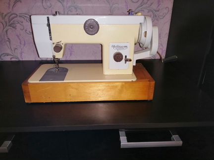 Швейная машина Чайка 134
