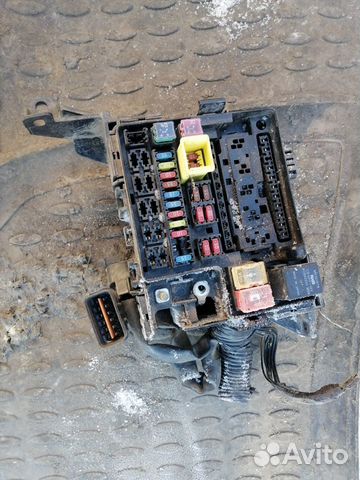 Блок предохранителей Mitsubishi Lanser IX