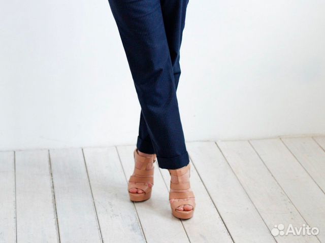Бежевые босоножки на устойчивом каблуке, 36р