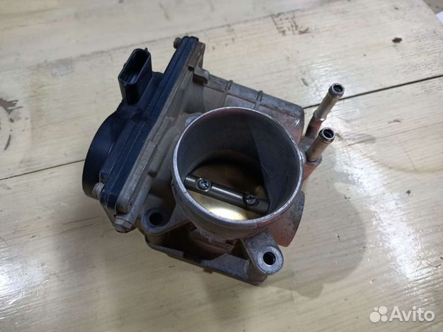 Дроссельная заслонка Nissan Tiida C11