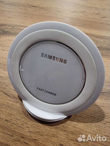 Беспроводная зарядка Samsung ep ng930