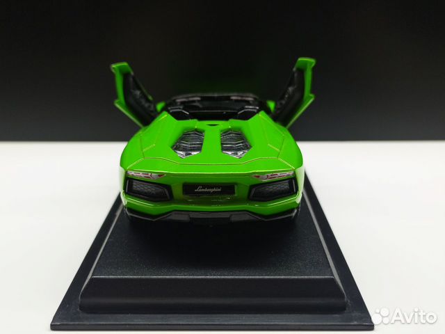 1:43 Lamborghini Aventador LP700-4 Roadster