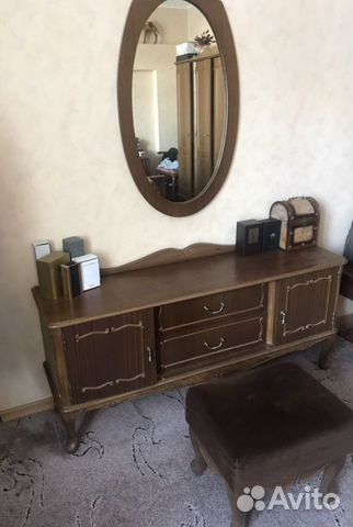 Тумбу с зеркалом