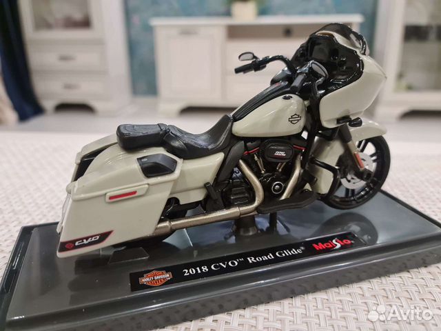 Harley-Davidson CVO Road Glide 1:18 Maisto