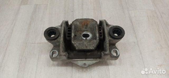 Опора (подушка) передняя левая Ford Mondeo