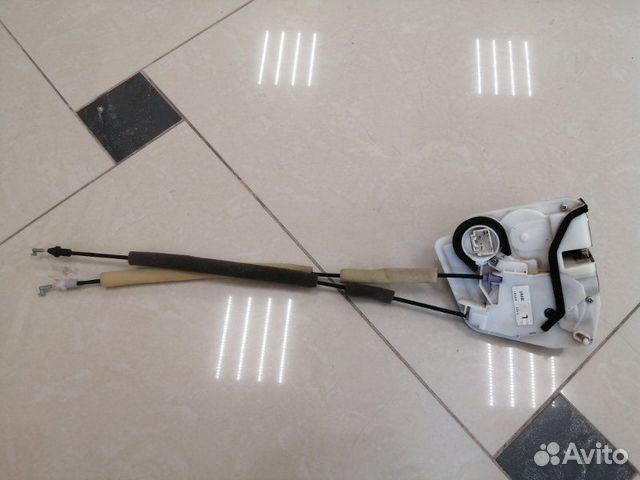 Замок задней правой двери Mazda 3 BM/BN 2015