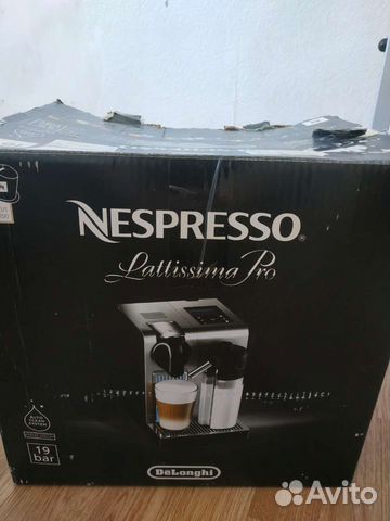 Кофемашина Delonghi Nespresso Lattissima