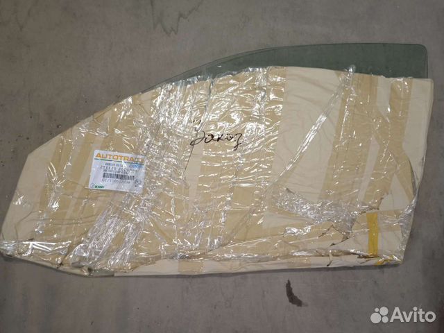 Dodge intrepid Стекло переднее левое