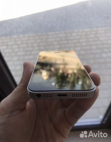 Телефон iPhone 5se