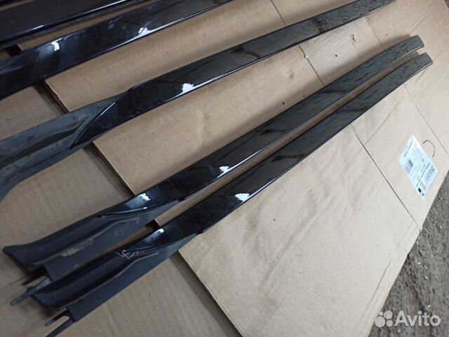 Водосток лобового стекла левый BMW X7 G07