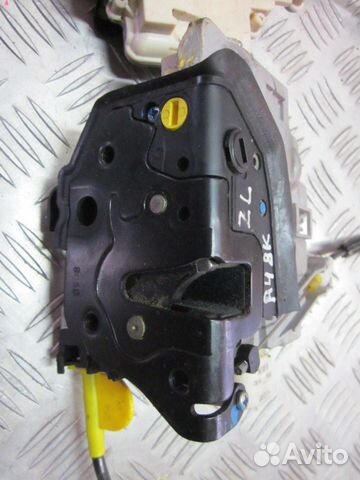 Замок задней левой двери для ауди А4 Б8 2011гв
