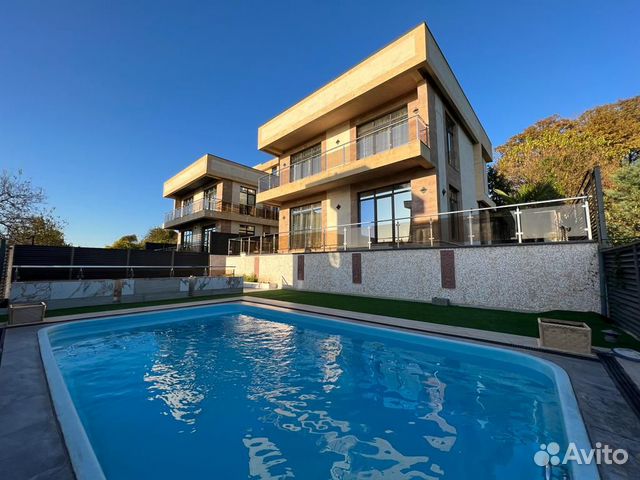 

3-к. коттедж, 180 м²