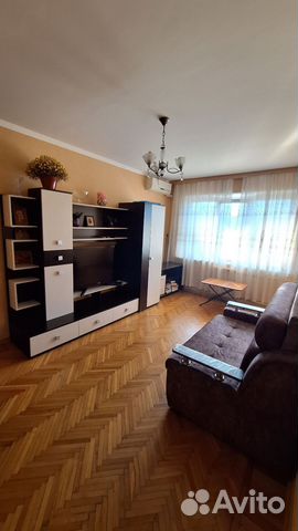 

1-к. квартира, 35 м², 4/5 эт.