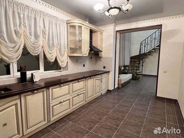 

3-к. коттедж, 280 м²