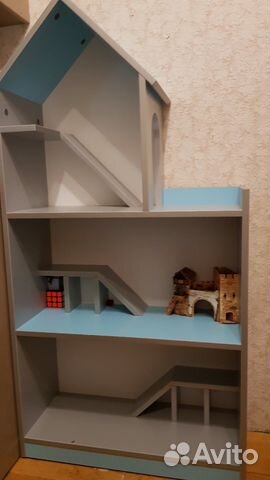 Полка-домик для мальчиков. Гараж для машин Алюм-10 Полка-домик для мальчиков. Гараж для машин Алюм-10