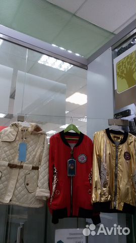 Парки, куртки, ветровки цвета золото