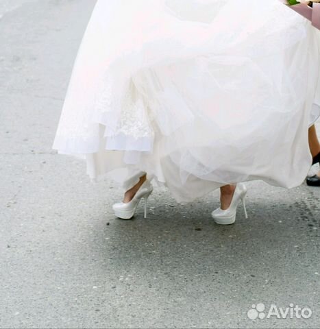 Туфли свадебные,вечерние,белые со стразами Туфли свадебные,вечерние,белые со стразами