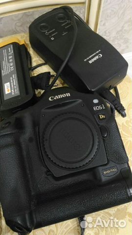 Зеркальный фотоаппарат Canon EOS 1Ds Body