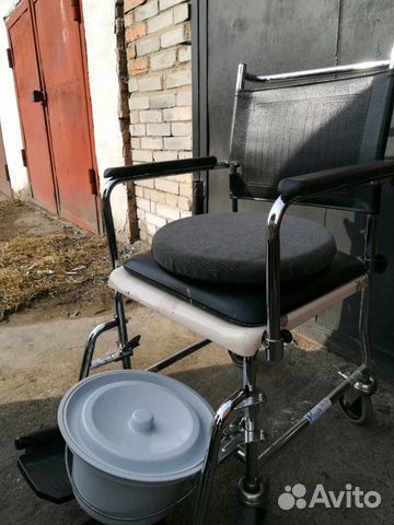Санитарной кресло для инвалидов