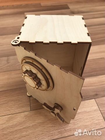 Сейф игрушечный деревянный