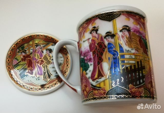 Кружка с крышкой фарфоровая Кружка с крышкой фарфоровая