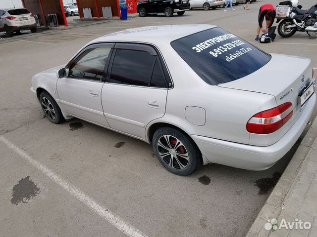 Toyota Corolla 1.5 AT, 1998, 300 000 км