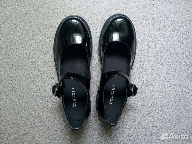 Туфли с ремешками HM