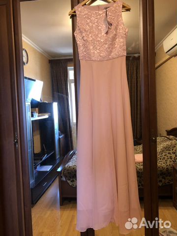 Платье длинное, с кружевами Платье длинное, с кружевами