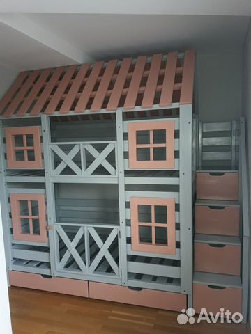 Двухъярусная кроватка домик с крышей