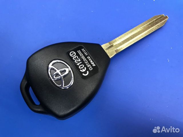Ключ Toyota Camry на две кнопки 433mhz