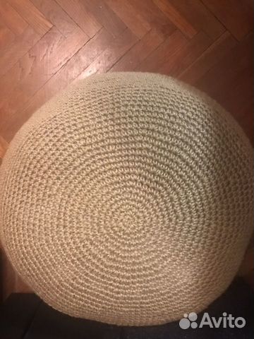 Пуфик вязанный из джута