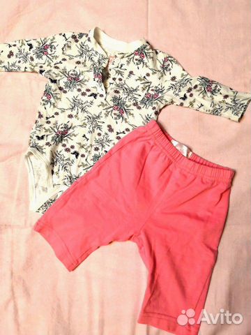 Боди и брючки на девочку (2комплекта) на р. 62, 68 Боди и брючки на девочку (2комплекта) на р. 62, 68