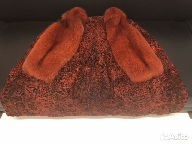 Шуба Louis Vuitton, Italy. Каракульча & лиса Шуба Louis Vuitton, Italy. Каракульча & лиса