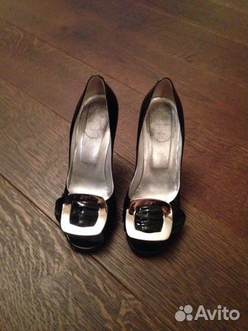 Босоножки лакированные Roger Vivier 36.5 Босоножки лакированные Roger Vivier 36.5