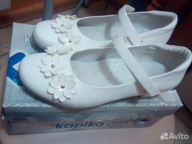 Туфли Kapika белые лаковые 34р