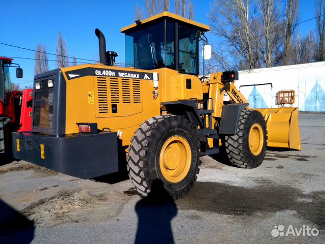 Фронтальный погрузчик Megamax GL 400H