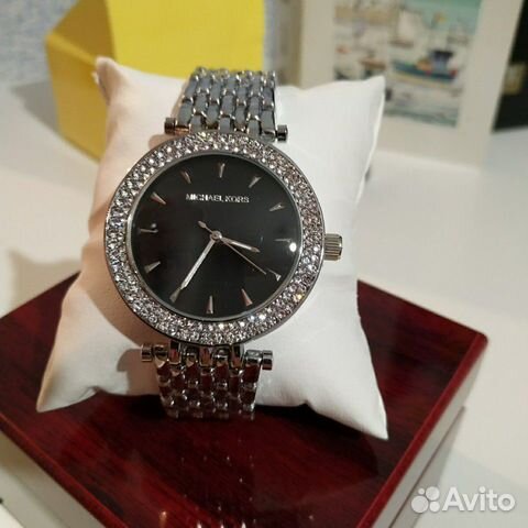 Часы новые со стразами M.ichael Kor.s