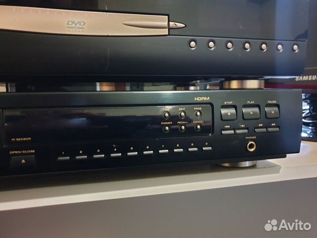 DVD и CD проигрыватель DVD и CD проигрыватель