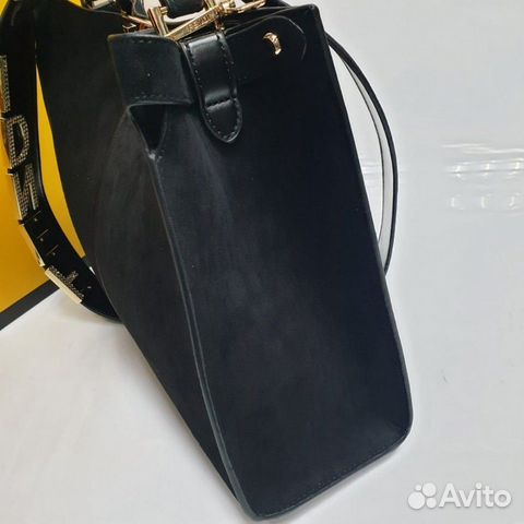 Новая женская сумка Fendi Peekaboo черная Новая женская сумка Fendi Peekaboo черная