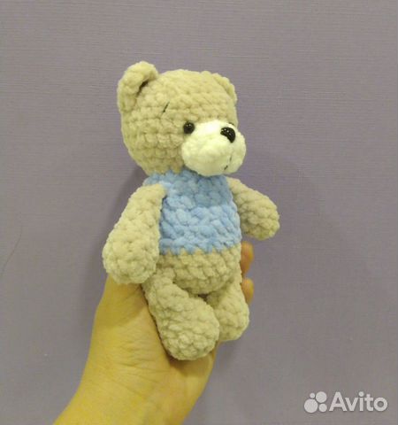 Плюшевый мишка. Валентинка. вязаная игрушка
