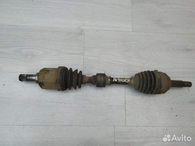 Полуось левая MR953745 Mitsubishi Lancer 9 Полуось левая MR953745 Mitsubishi Lancer 9