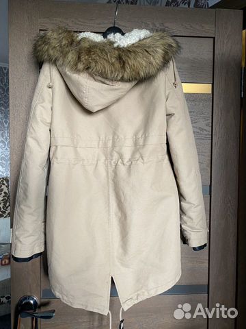 Парка Bershka, бежевая, утеплённая Парка Bershka, бежевая, утеплённая