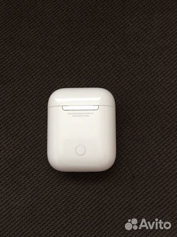 Наушники AirPods 2-го поколения Наушники AirPods 2-го поколения