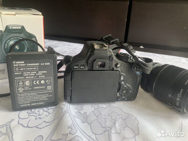 Зеркальный фотоаппарат Canon EOS600D Зеркальный фотоаппарат Canon EOS600D
