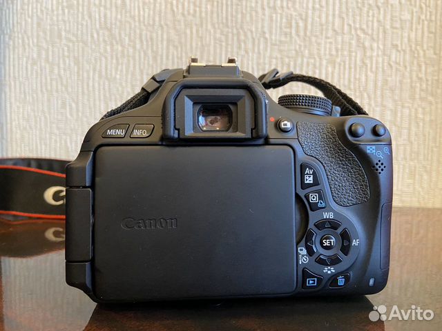 Фотоаппарат Canon EOS 600 D Фотоаппарат Canon EOS 600 D