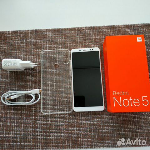 Телефон Xiaomi Redmi Note 5