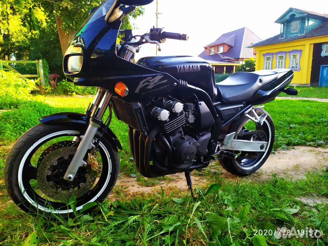 Yamaha FZ400
