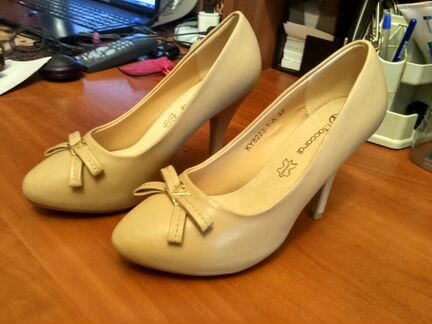 Туфли цвета беж от Taccardi р37